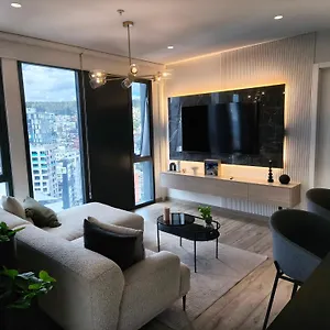 Republica Del Salvador Coliving Ecuador Xoe Apartment